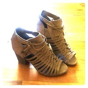 SUGAR  zip up heels 👠